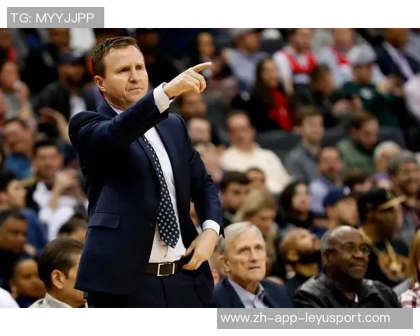 比尔遭遇伤病困扰休赛期膝盖手术本季上场时间受限情况堪忧