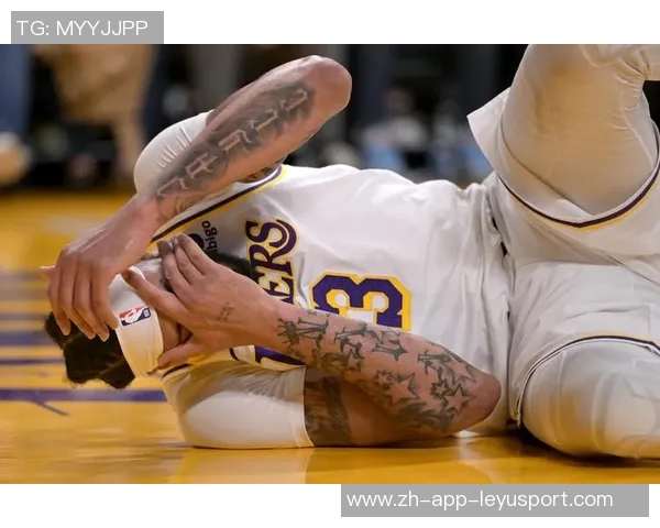 詹姆斯伤情曝光引发热议帕金斯直言这是连锁反应需发声明回应