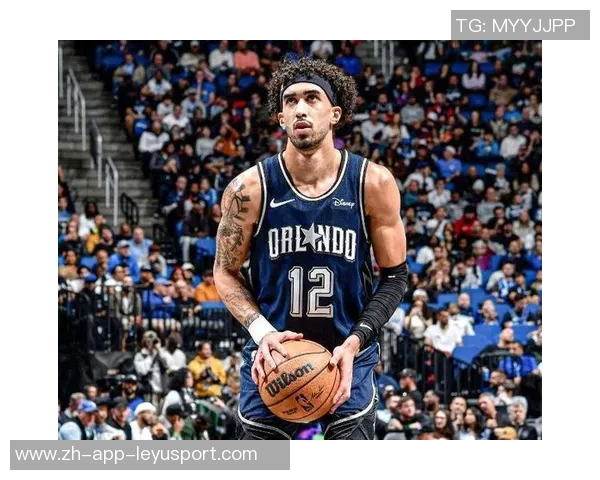 奎因在比赛中展现出色状态25年13号秀12投8中斩获17分5篮板7助攻2抢断