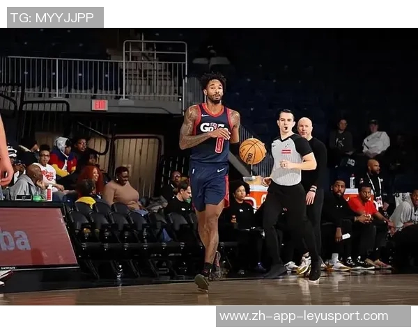 黄蜂自26年以来进攻防守双优场均三分命中率领跑联盟 黄蜂自26年以来进攻防守双优场均三分命中率领跑联盟